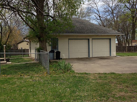 4th image of 7200 W 197th Ter