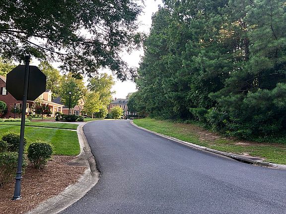 4th image of 391 Bromley Rd