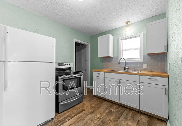 3202 Ruckle St — Photo 2