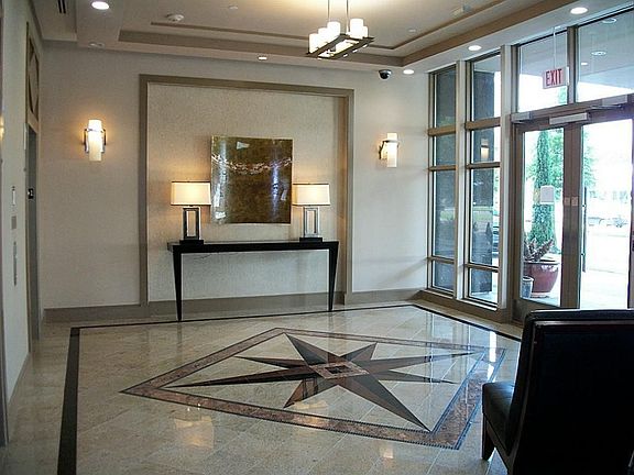 3rd image of 1419 Montrose Blvd Unit 403