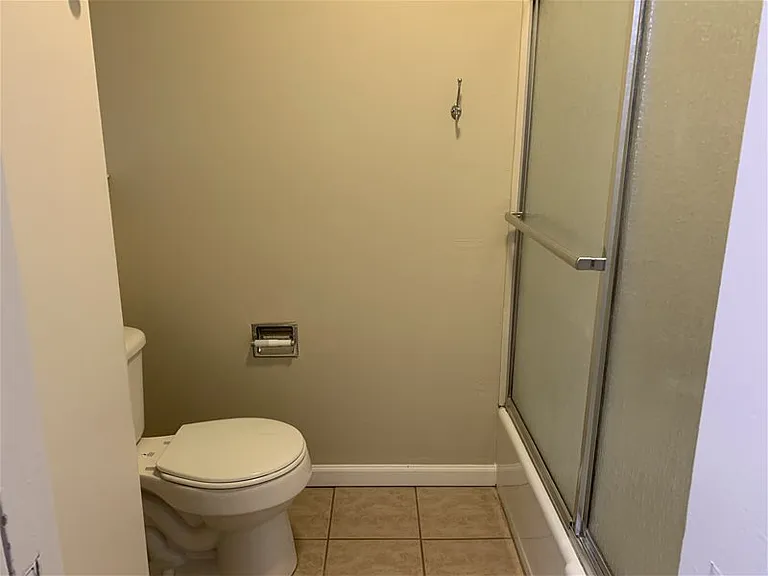 707 Hawthorne Ln — Photo 11