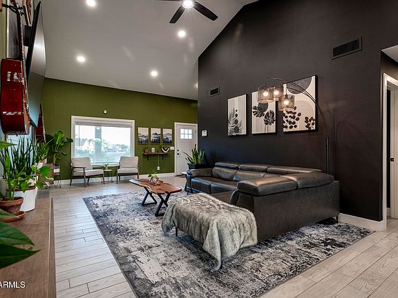 3rd image of 6426 W AIRE LIBRE Avenue