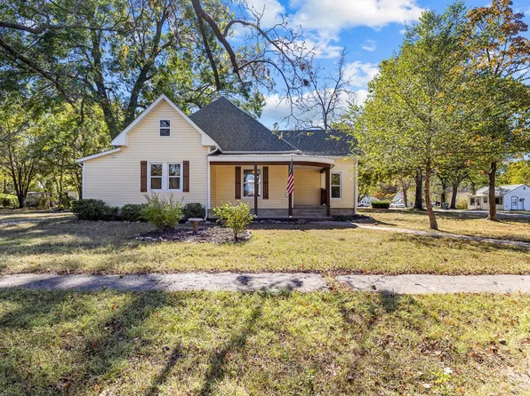 904 S Oak Avenue, Aurora, MO 65605