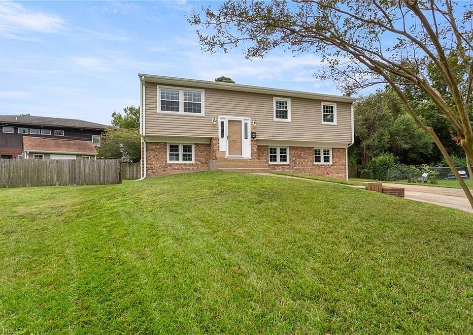 1st image of 712 Bowling Green Ct