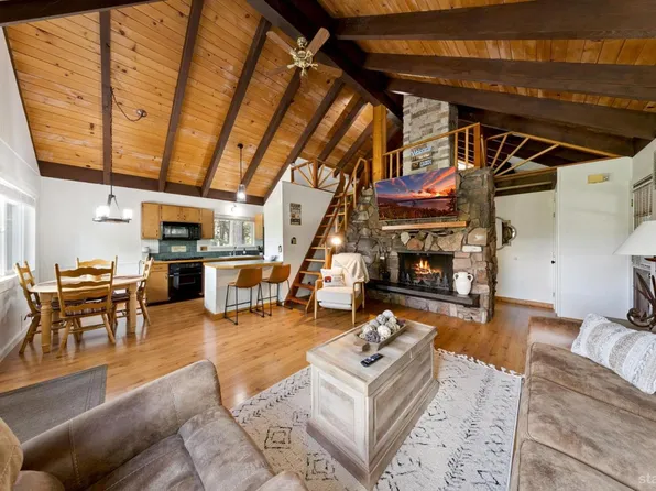 1492 Mount Rainier Dr, South Lake Tahoe, CA 96150