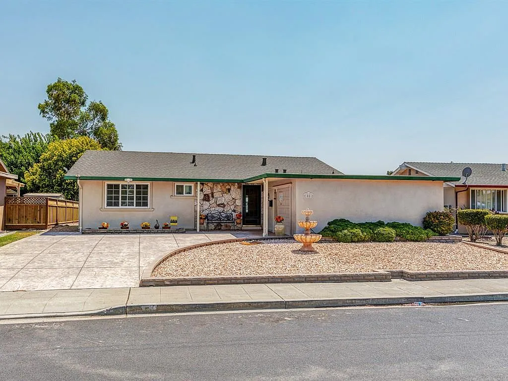 1051 Marigold Rd photo 1