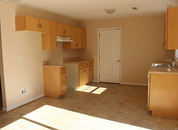 4th image of 2206 Granby St