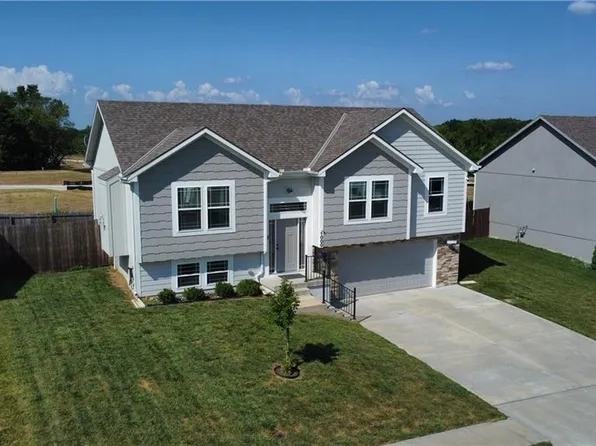 1000 NW 4th St, Oak Grove, MO 64075