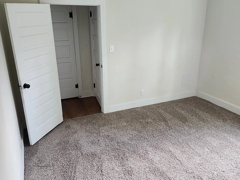 609 Main St #1 — Photo 13