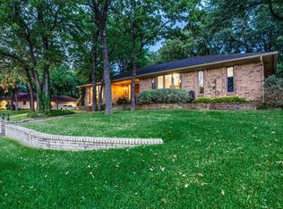 301 Bremen Dr, Hurst, TX 76054