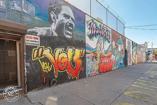 Rented by MySpaceNYC | media 12