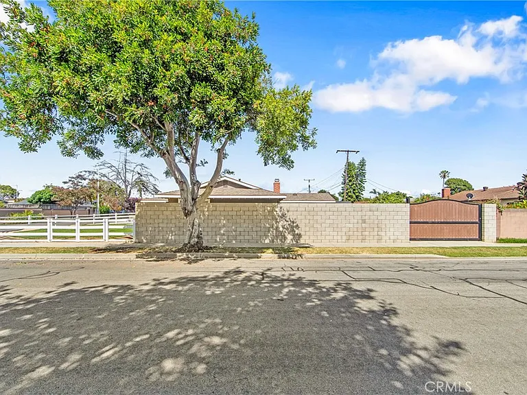 5892 Meadowlark Dr — Photo 5