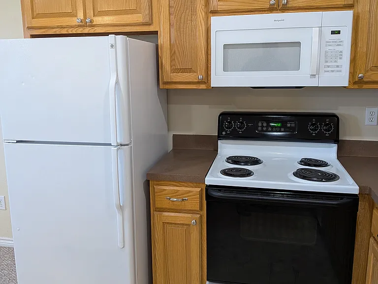 102 N Dallas St #202 — Photo 14