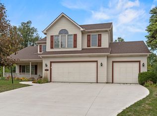2203 Bluewater Trl, Fort Wayne, IN