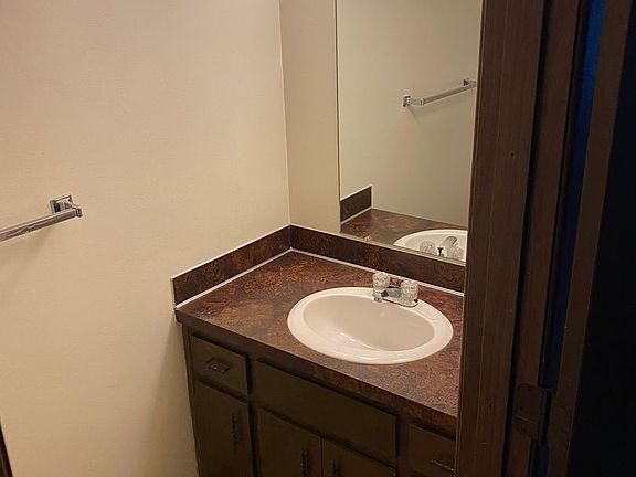5th image of 800 Garberdale Sq NE APT C