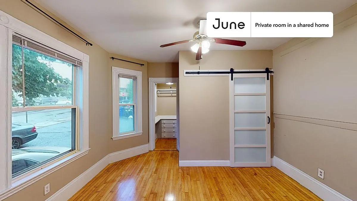 Full bedroom in 6 bed/2 bath home in Brighton #1301 B — Photo 4