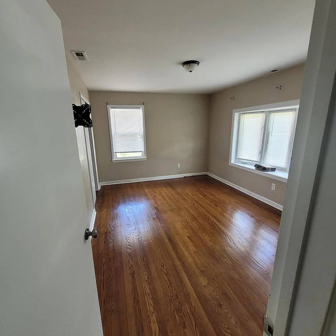 4 bed, 1320 sqft, $2,800 — Photo 4