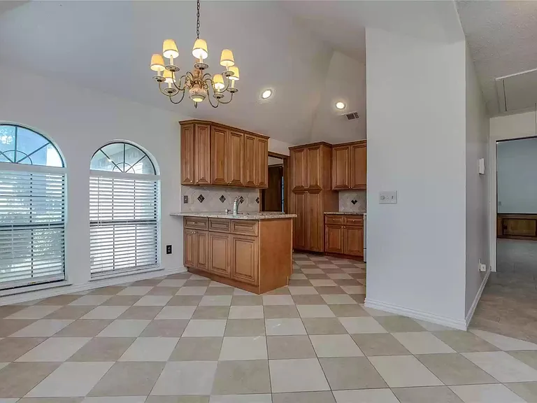 4633 Centenary Dr — Photo 11
