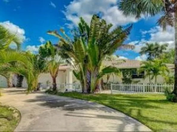 7219 Westmoreland Dr, Sarasota, FL 34243