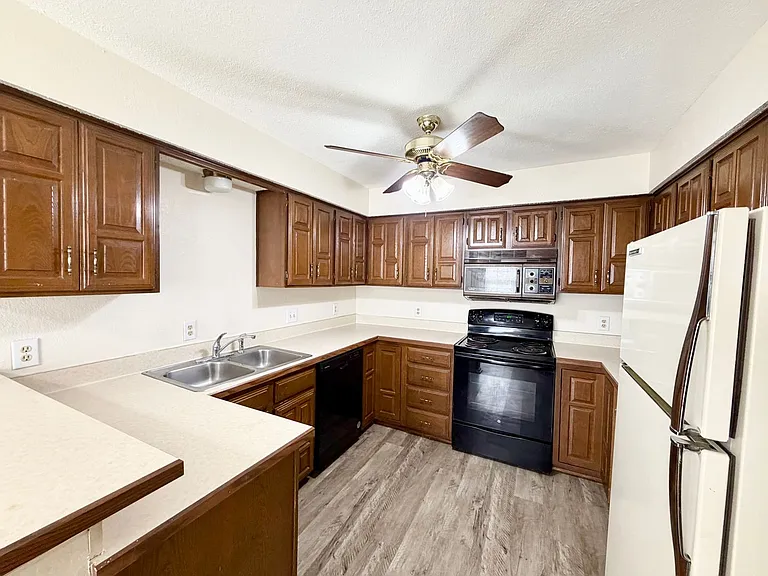 3825 Kimberly Dr — Photo 5