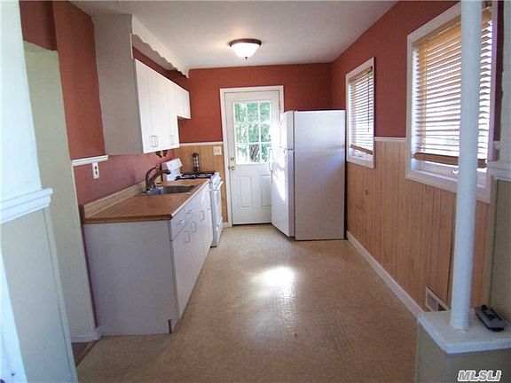 2nd image of 22 W Haven Dr