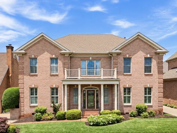 111 Carriage Way, Hendersonville, TN 37075