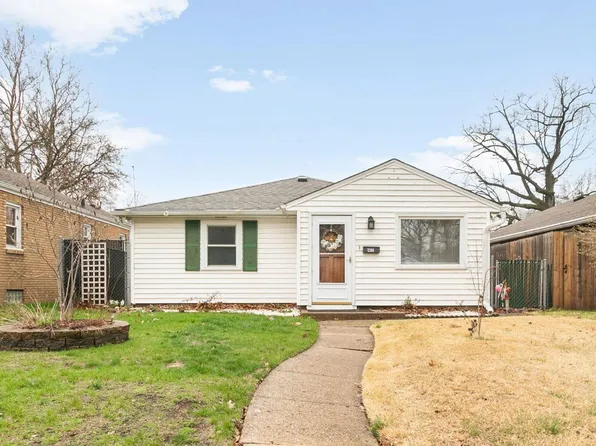 2205 Parkview Pl, South Bend, IN 46616