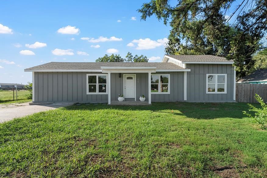 1st image of 1929 Gurley Ln