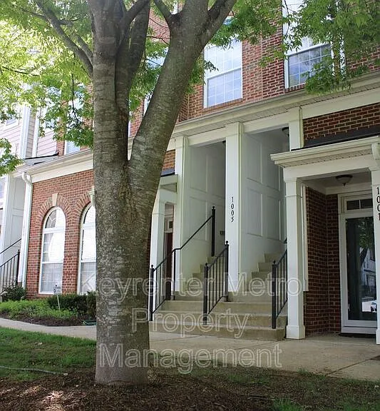 1005 Treeland Way — Photo 2