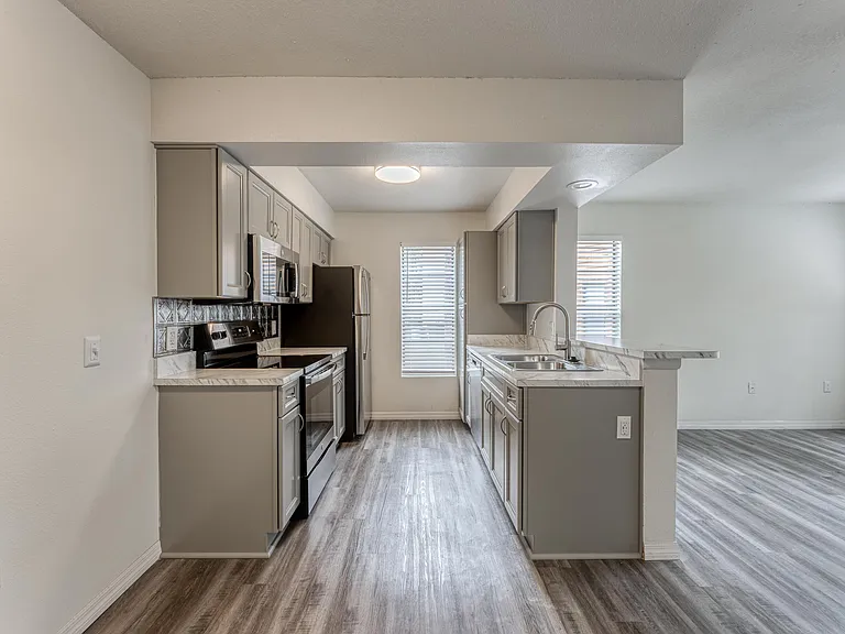 Cypress Trail Apartments — Photo 17