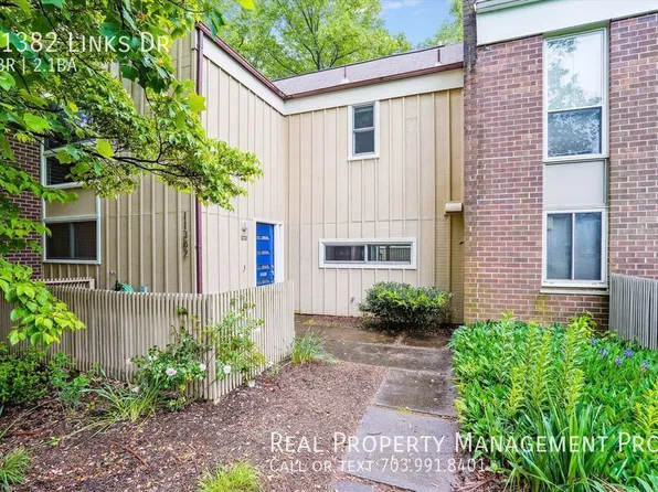 11382 Links Dr, Reston, VA 20190
