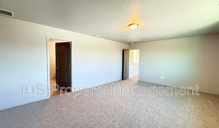 5814 Sidon Ln — Photo 9