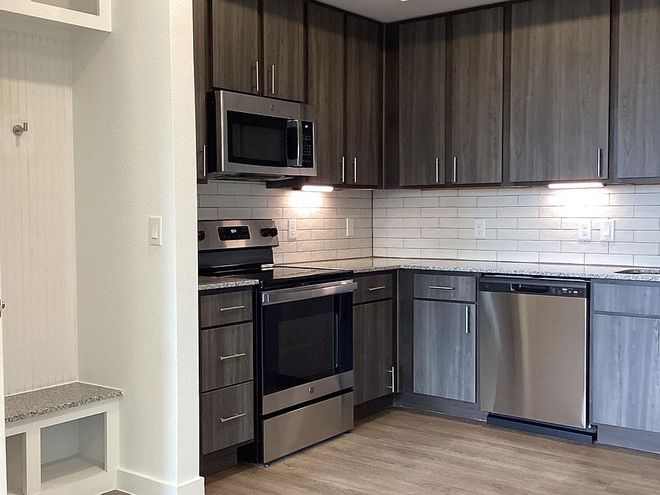 2nd image of 5206 Wurzbach Rd #7208