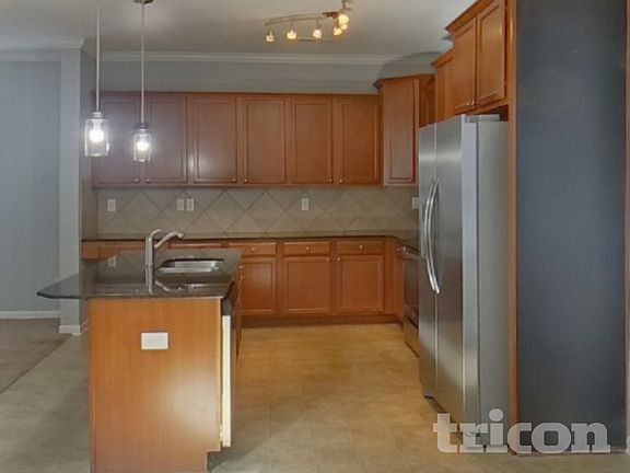 5th image of 139 Collenton Ln