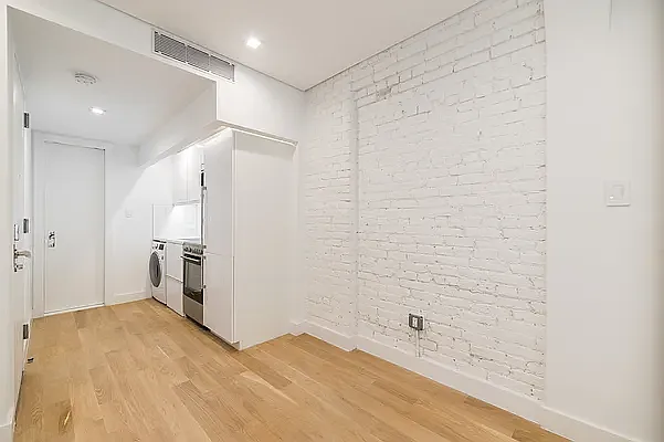 Rented by REAL New York | media 7