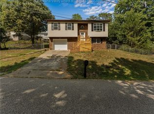 41 Poplar Hls, Hurricane, WV 25526