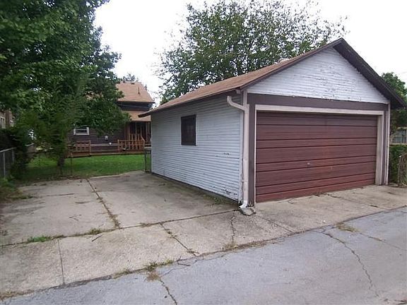 3rd image of 1225 Arbor Ave