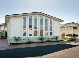 91 Poinsettia Gardens Dr, Ventura, CA 93004