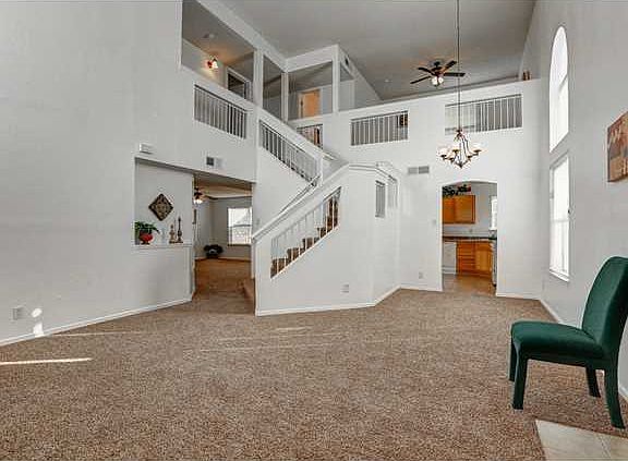 4th image of 248 Northbrook Ct