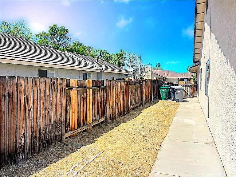 2826 San Ramon Dr — Photo 37