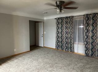 304 6th Ave, Hiawatha, IA 52233