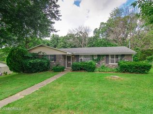2925 Hillview Dr, Jefferson City, MO 65101