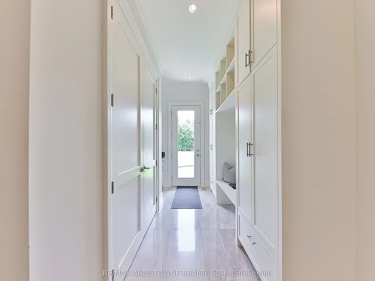 408 Saville Cres — Photo 18