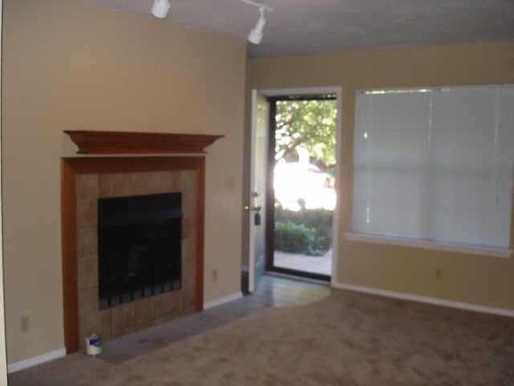 4th image of 11130 N Stratford Dr #324