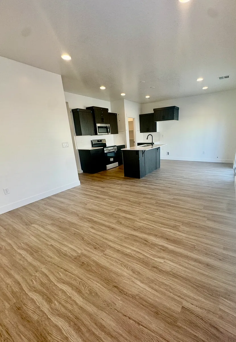 Building Photo - 5709 S Weehawken Ln #1