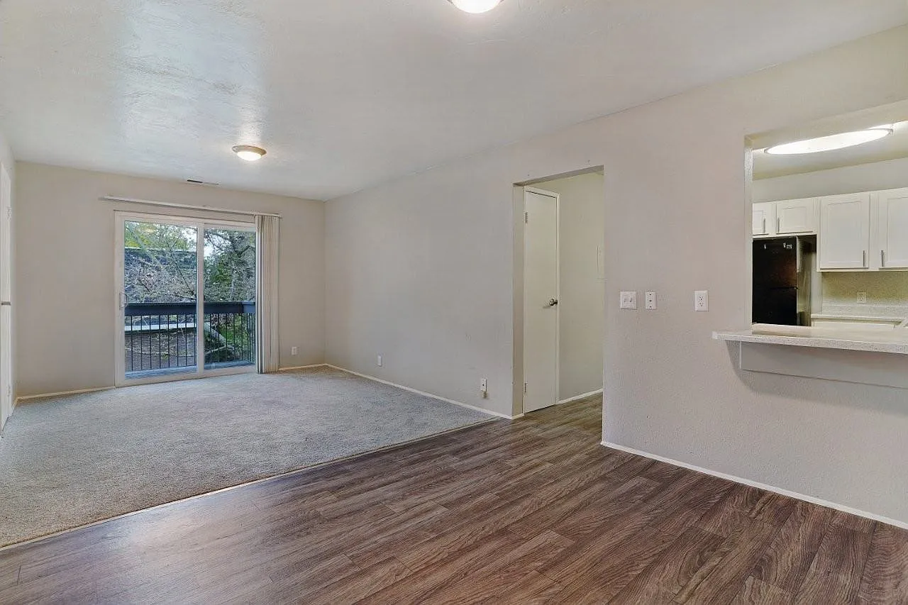 Villas at Vine — Photo 3