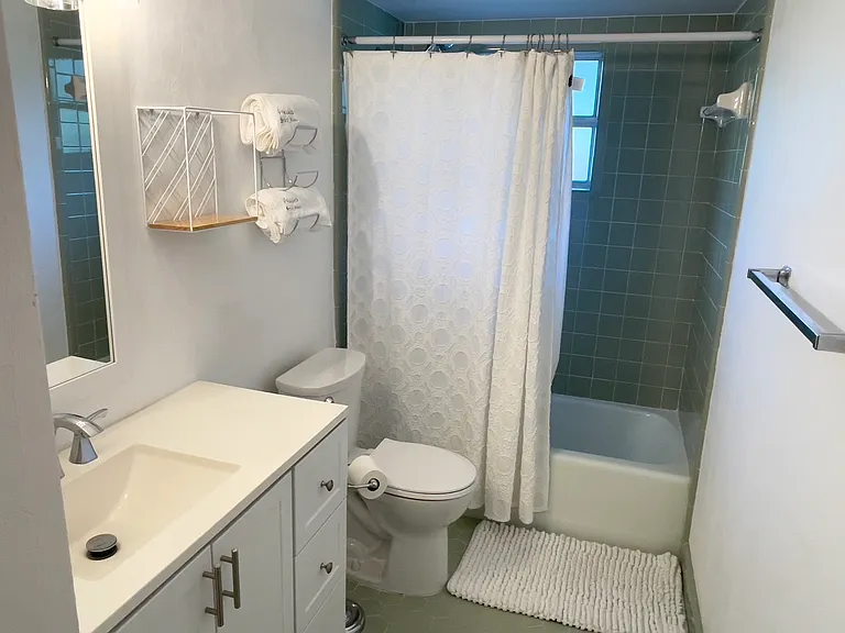 NW 47th Pl — Photo 13