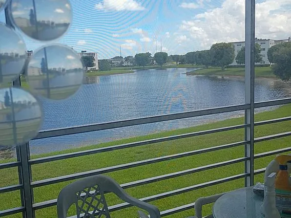 2035 Guildford Dr #B, Boca Raton, FL 33434