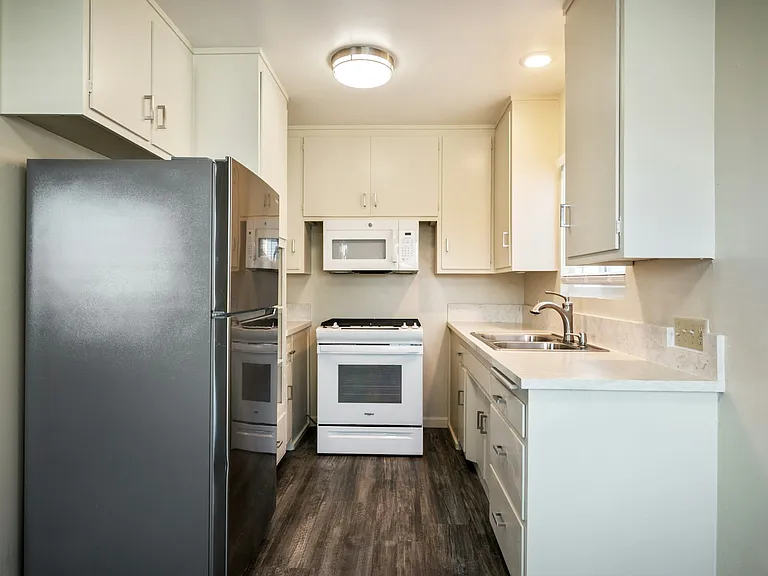 717 S Meyler St #B — Photo 9