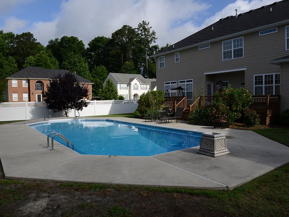 1st image of 940 Bahama Way